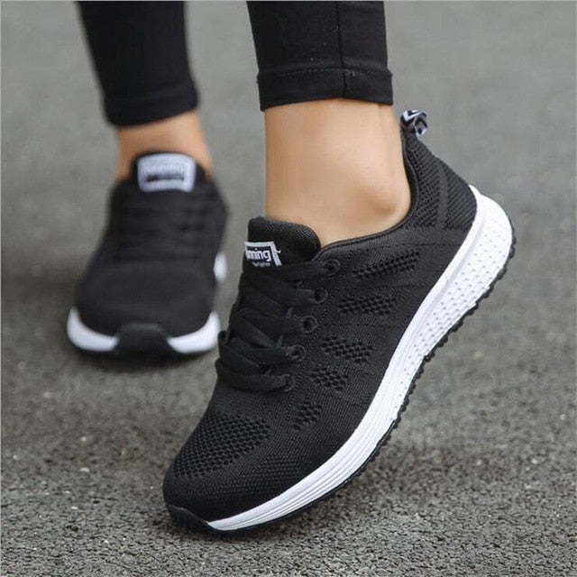 breathable Walking mesh lace up sneakers