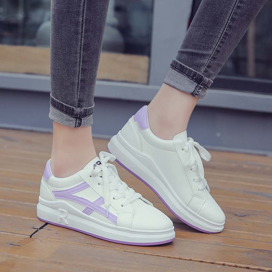 Lace Up Round Toe Casual Sneaker
